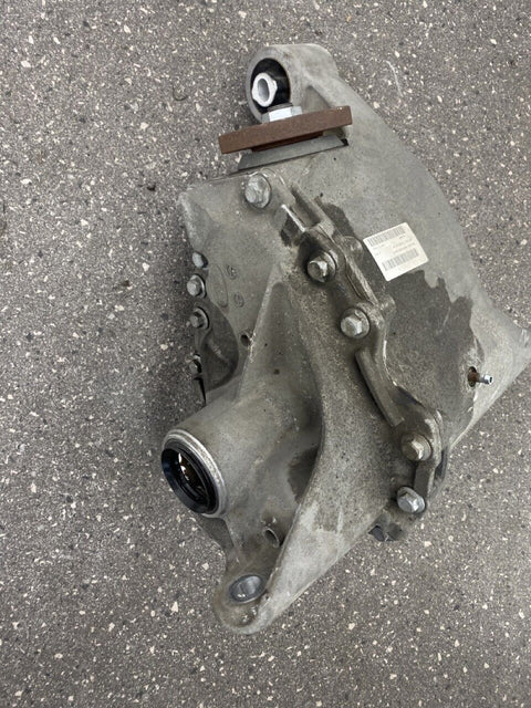 2010-2013 LAND ROVER RANGE ROVER SPORT REAR DIFFERENTIAL CARRIER 7H424W063DC OEM