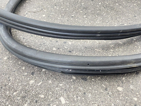 10-13 LAND ROVER RANGE ROVER SPORT FRONT RIGHT RUBBER DOOR SEAL LR077687 OEM