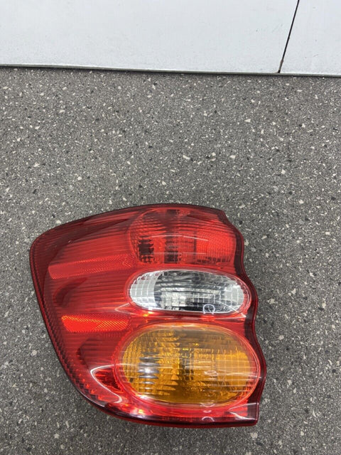 2001-2004 TOYOTA SEQUOIA DRIVER LEFT SIDE REAR TAIL LIGHT LAMP 815900C010 OEM