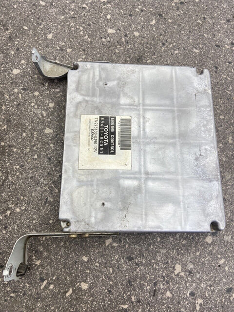 2001-2004 TOYOTA SEQUOIA ECU ENGINE CONTROL COMPUTER MODULE 89661-0C551 OEM